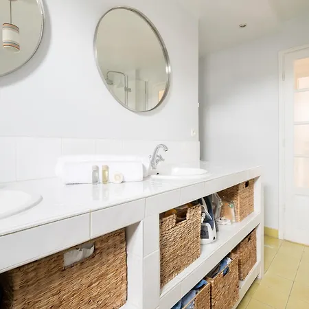 Appartement Large Bright T4 With Rooftop In - Welkeys
